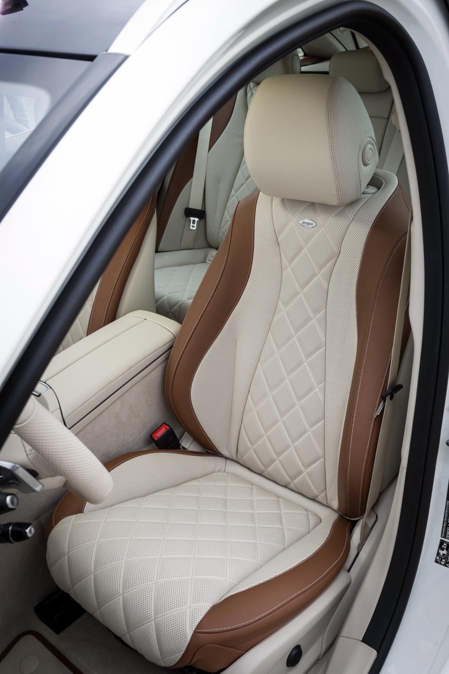 Интерьер Mercedes-Benz E400 AMG Line Estate 2016 года  (фото 6 из 31)